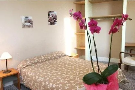 Logis Le Clos Des Oliviers 2* Bourg-Saint-Andeol