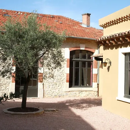 Logis Le Clos Des Oliviers Hotel 2*