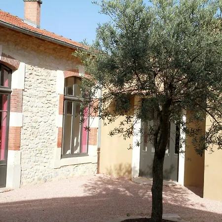 Hotel Logis Le Clos Des Oliviers 2*