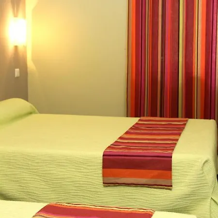 Logis Le Clos Des Oliviers Otel Bourg-Saint-Andéol