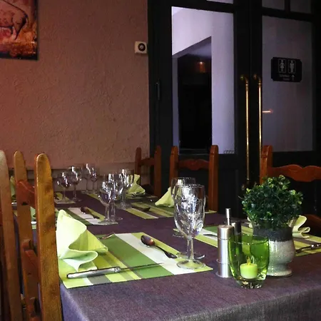 Logis Le Clos Des Oliviers Hotel